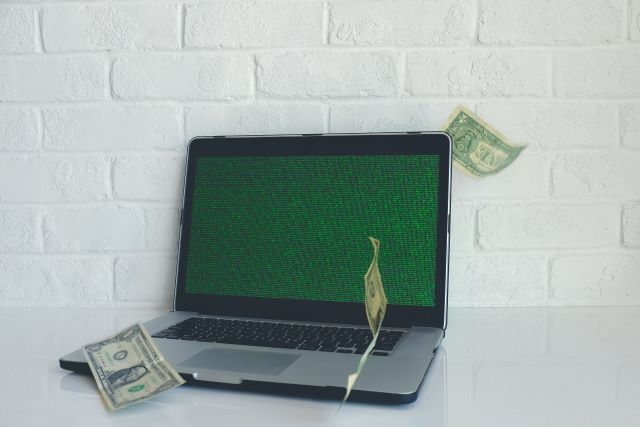パソコンとお金
